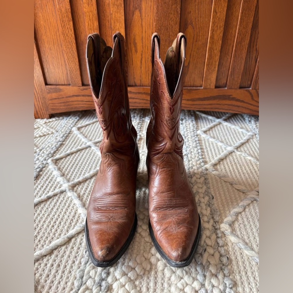 Classic Brown Leather Ariat Cowboy Boots